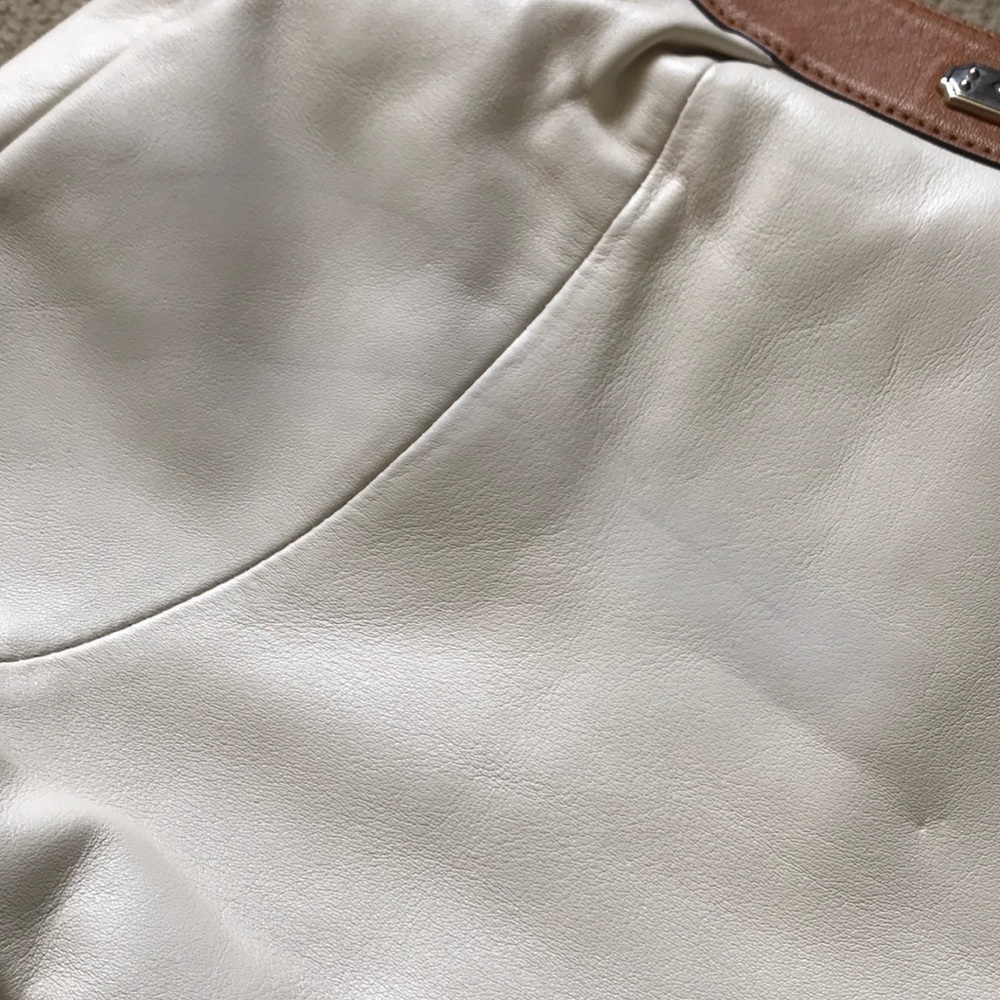 Coach purse - Picture 3 of 8